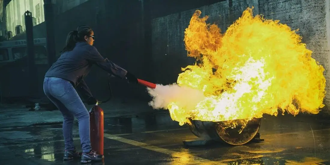 alat pemadam api ringan co2