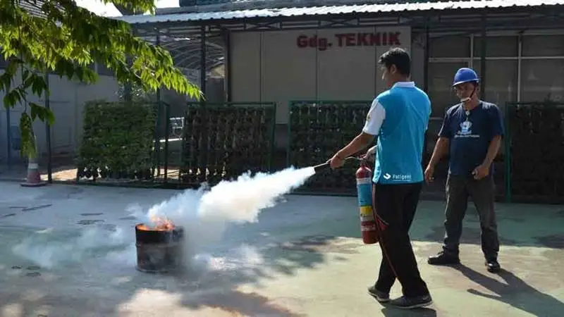 refill apar free pelatihan penggunaan alat pemadam api